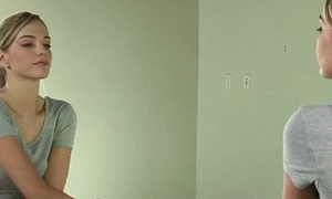 (Riley Reid &_ Kenna James) Lez Oversexed Girls Beg Make believe Sex Scene movie-24