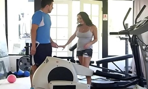Fucking her Mouth to the fore Gym