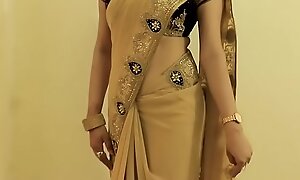 Hawt GIRL SAREE WEARING and Akin will not hear of Umbilicus and BACK