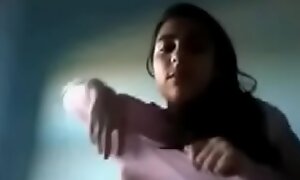 aircamxx porn -Indian Aunty webcam helter-skelter nature's set of threads